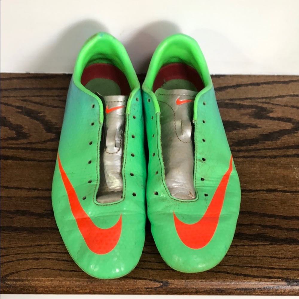 Nike youth soccer cleats Mercurial size 5.5Y